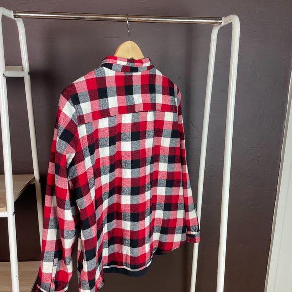Woolrich fleece-lined women's camp shirt.  Snaps and two side pockets. XL - Picture 3 of 5